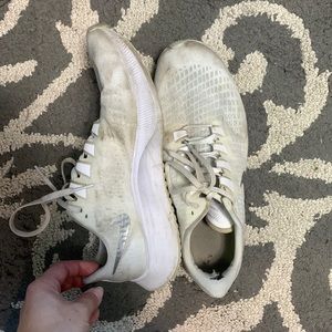 Nike Pegasus 6 White Running Sneakers Womens Size 10.5